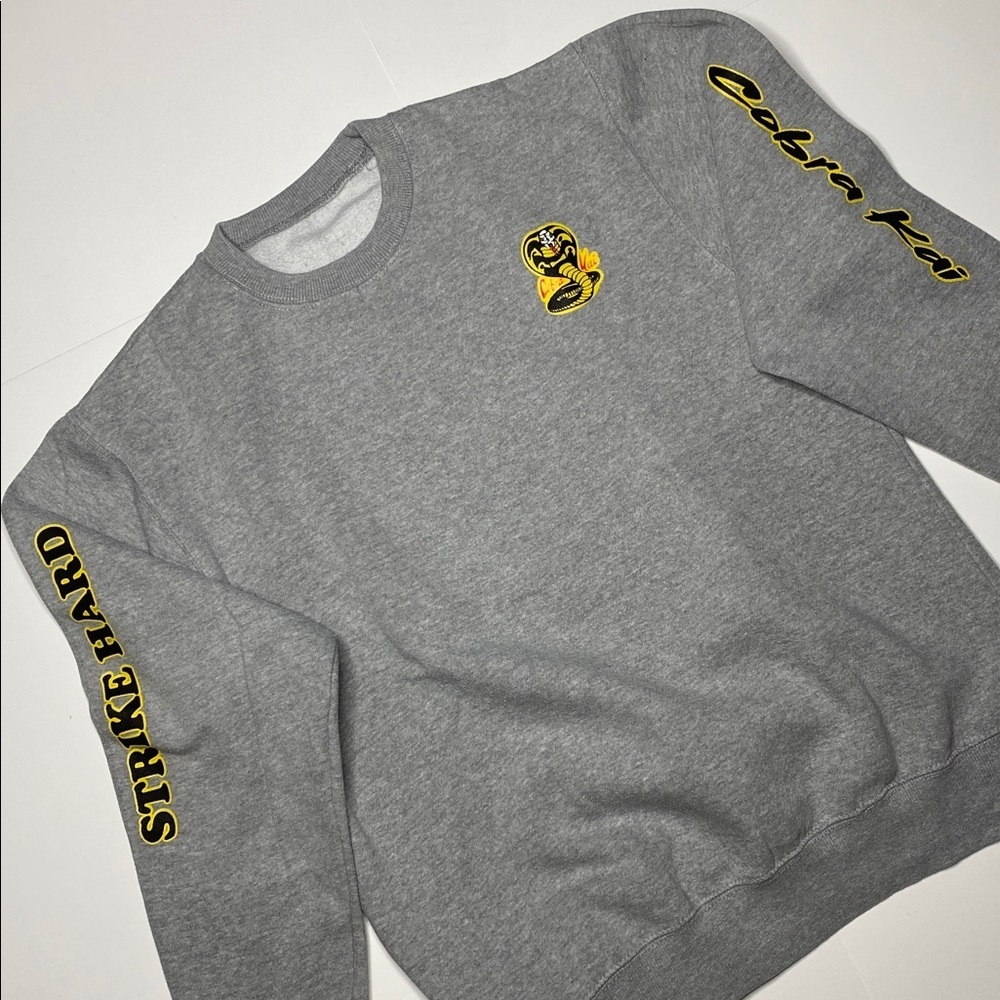 Cobra Kai Crewneck Sweatshirt size Medium - Picture 6 of 6